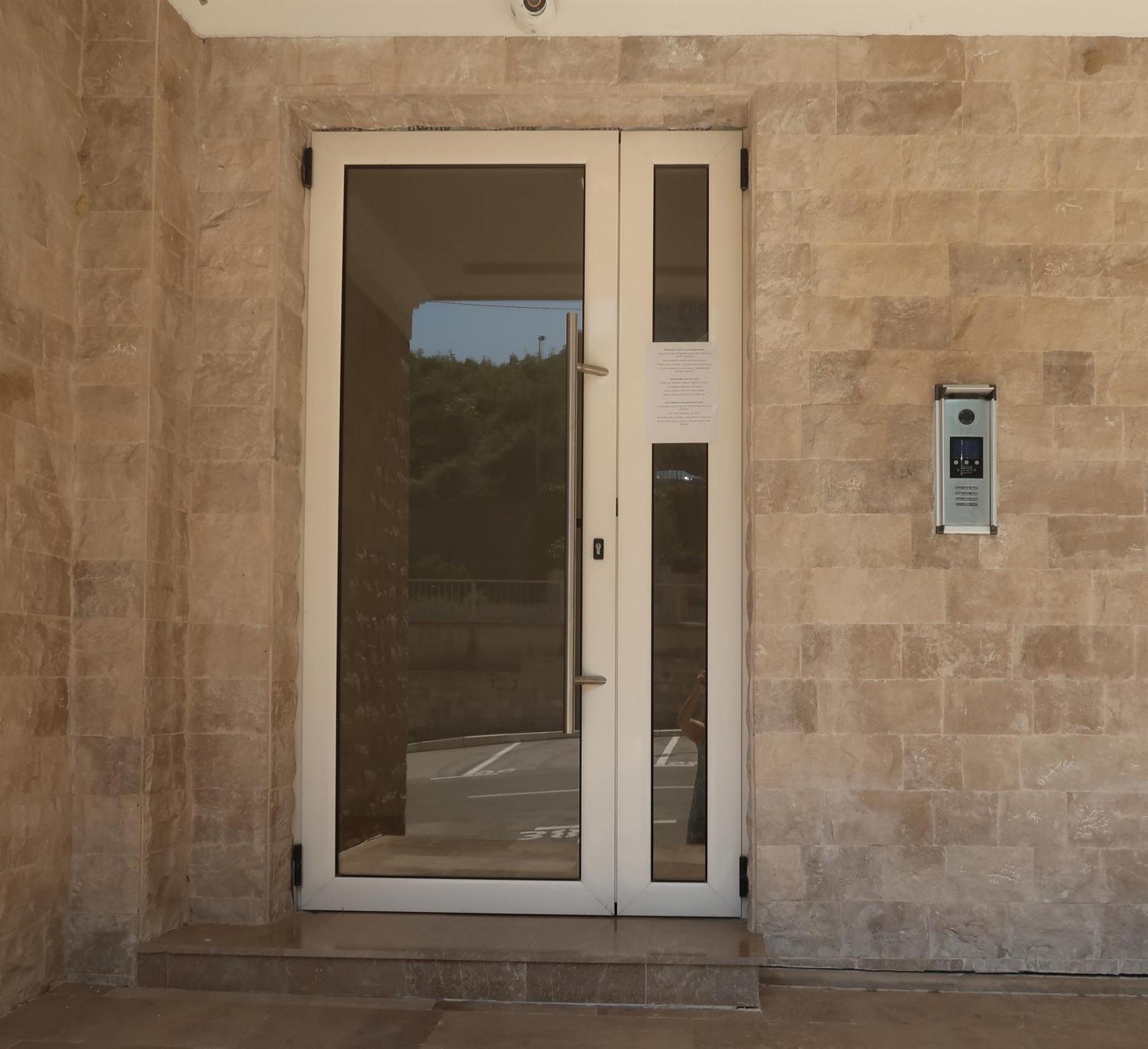 Cozy Nest, 350M To Beach, Free Parking, Wi-Fi Kotor Exterior foto